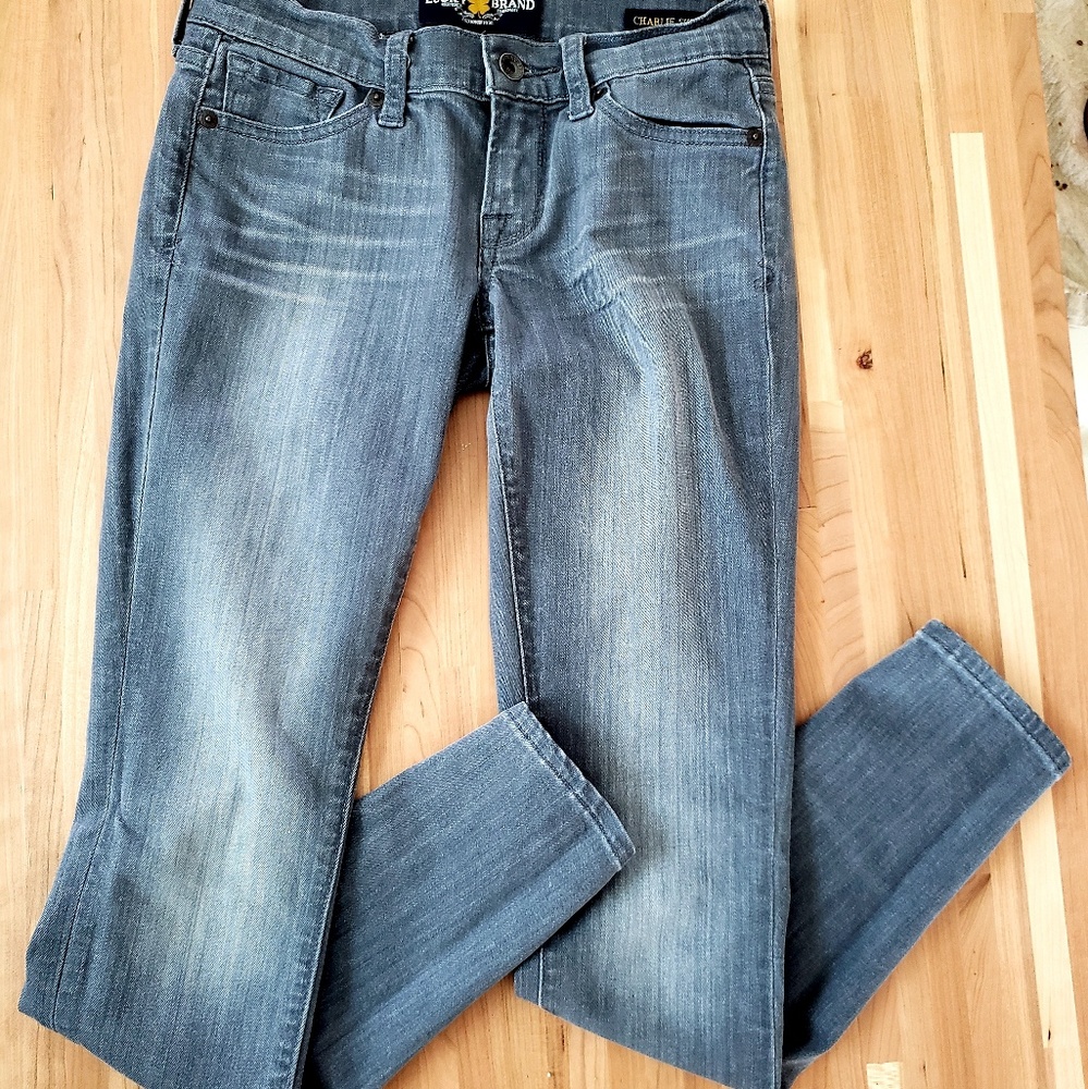 Gray skinny jeans